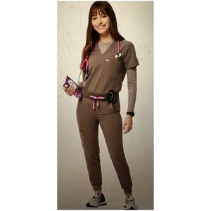 Figs Catarina One Pocket Scrub Top W/ Zamora Joggers Scrubs